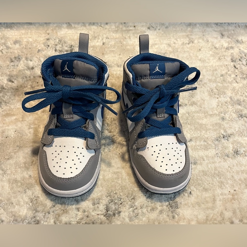 Jordan Kids Mid-Top Sneakers in White, Gray & Blue